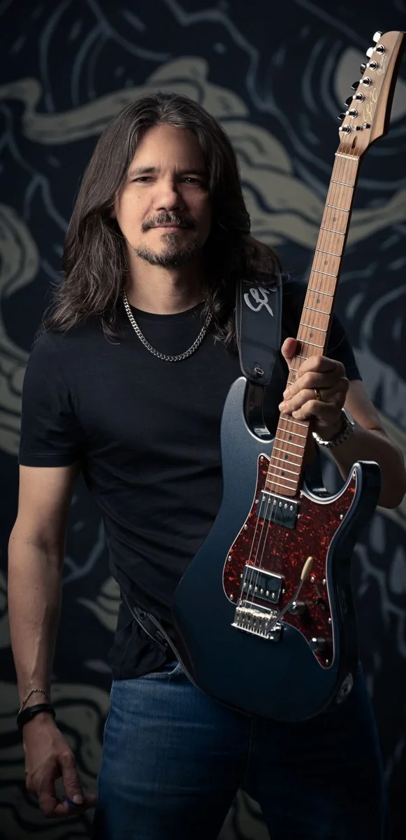 Ozielzinho, professor do Guitarra Rock Academy