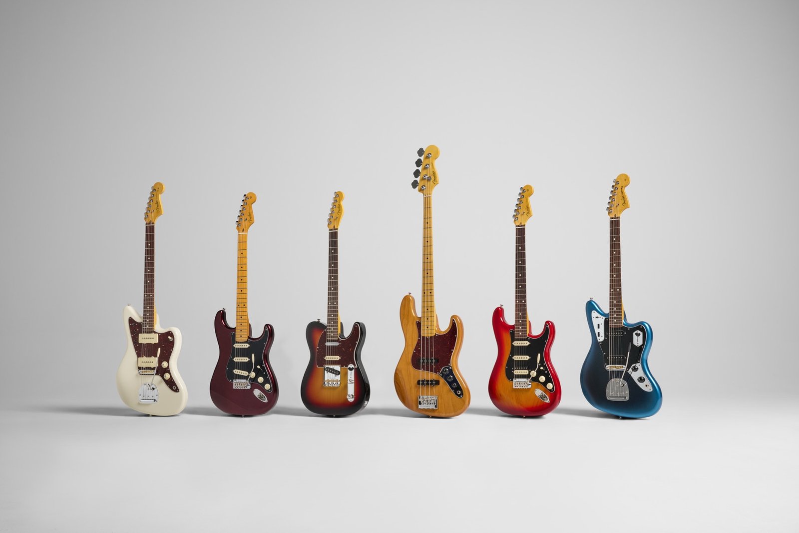 Guitarras da nova série Fender American Professional em foto oficial de divulgação