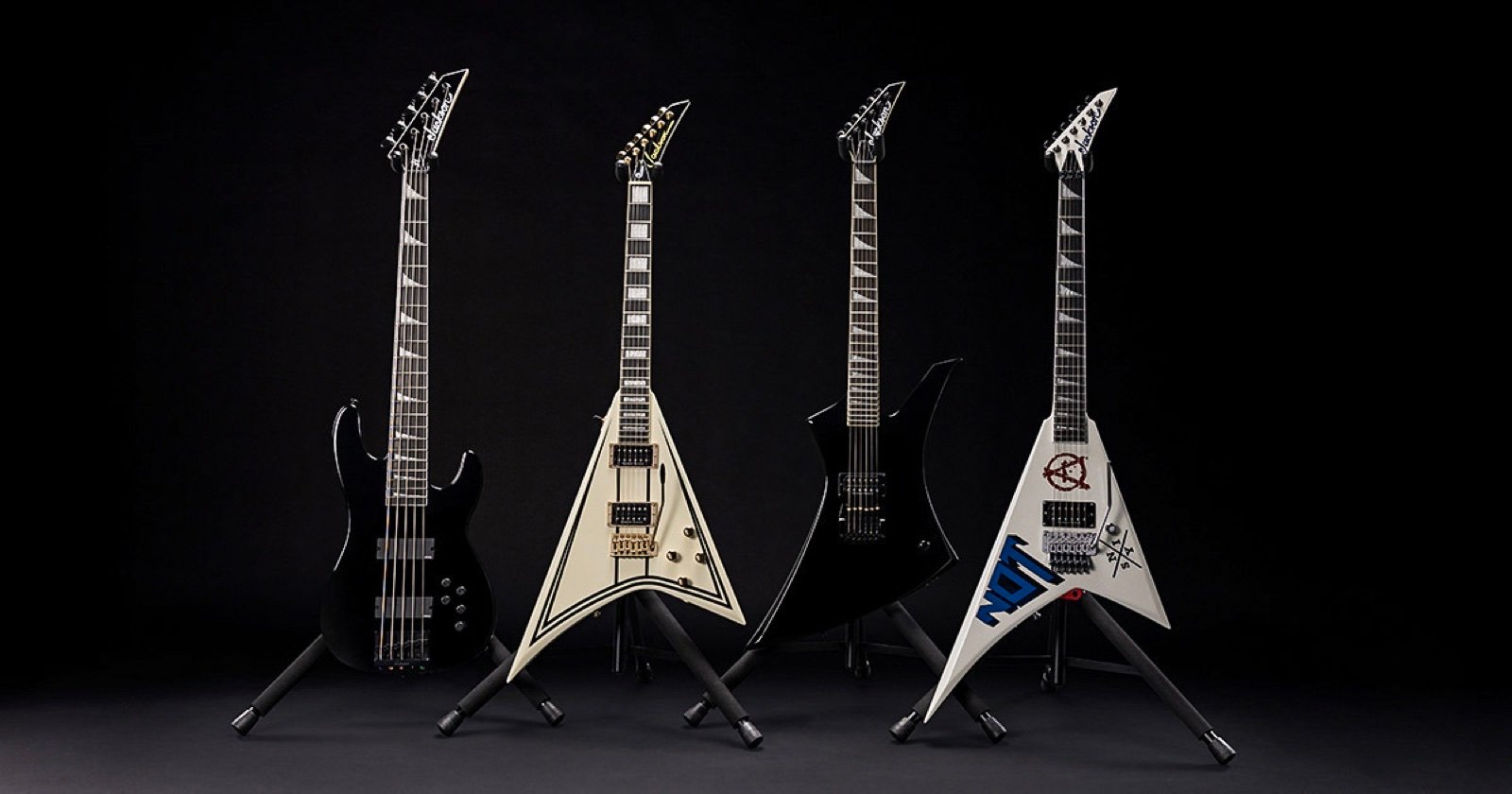 Quatro instrumentos Jackson Legend Series em fotografia oficial de divulgação